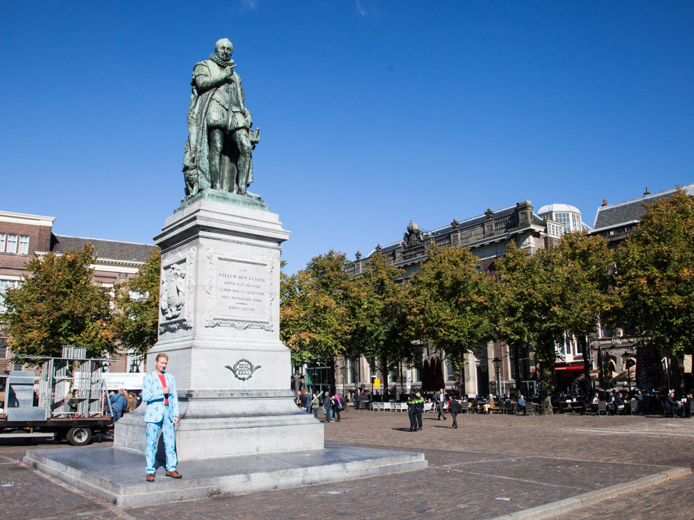 Het Plein - The Square with the statue of William the Silent