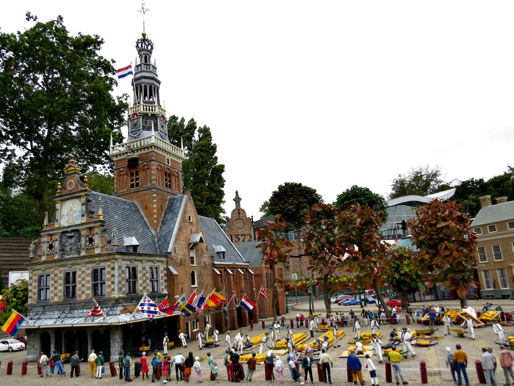 The Cheese market of Alkmaar in miniature