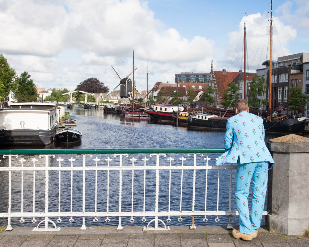 Looking over Het Galgenwater an the Rembrandt Bridge