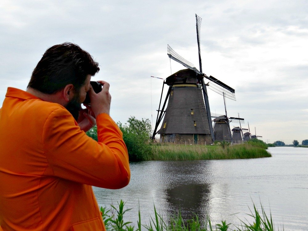 Taking pictures of the windmills in Kinderdijk